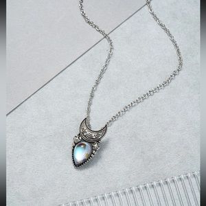 🌙 Awesome Iridescent Drop Crescent Boho Moon Necklace 🌙